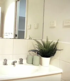 Charming And Peaceful 3 Bedroom House - Image 2