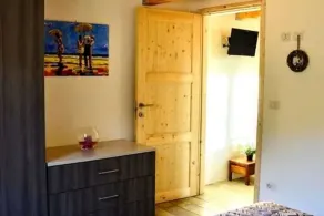 Ferienwohnung mit Pool und Garten - Image 3