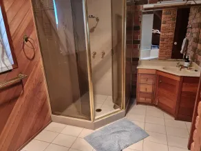 Pet Friendly\nLarge 3 Bedroom House \n2 Living Areas\nEnsuite & Outdoor Areas - Image 3
