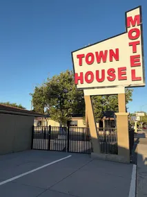 Townhouse Motel - Image 2