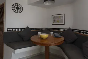 Altamira 1 - One Bed - Image 3