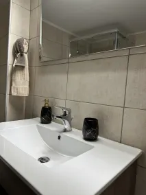 Piraeus Seaside Apartment Escape - Image 5