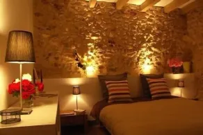 Vast property with large heated swimming pool in the Dordogne-Périgord • 15 pple - Image 3