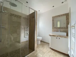 Magnificent villa in a quiet location, with a view, spacious rooms, fully equipped, air conditioning, and Wi-Fi - Image 2