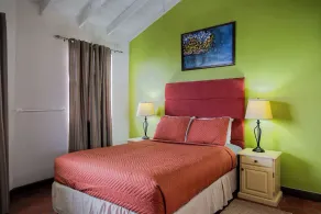 Belo apartamento de 2 quartos em St. James perto da praia e UWI com piscina. - Image 3