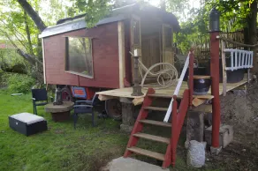 Tinyhouse under the trees - Image 3