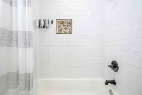Coastal Vibe • Private Heated Pool • Hot Tub • Near Beaches - Image 4