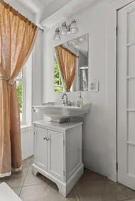 Renovated Country Farmhouse – Private, Pet-Friendly & Family Ready - Image 5