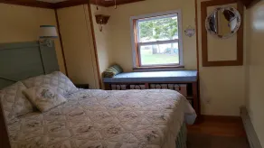 Cozy and welcoming 1 bedroom cottage on Pickerel Lake. Sleeps 4. - Image 5