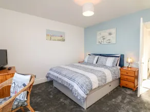 QUAYSIDE VIEW, family friendly, country holiday cottage in Brixham - Image 5