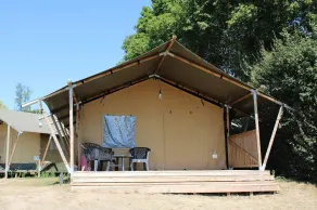 Recharge in nature and escape the hustle and bustle in our safari tent with a luxury bathroom. - Image 4