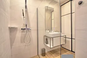 Großes Ferienhaus mit Pool und Meerblick - Image 3