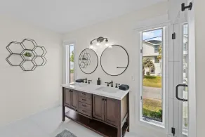 Semi-Soundfront on Bay Drive - Whole Home, Large Yard and Decks! - Image 3