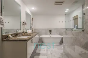 ***NEW*** 7 MINUTES TO DOWNTOWN | POOL | HOT TUB | POOL TABLE | FOOSBALL | FIRE PIT | 13 Queen Beds - Image 4
