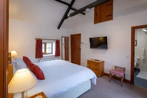 Cloth Fair.....Book, Arrive, Stay & Relax - Image 5