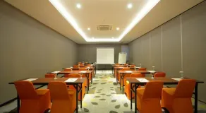 J Hotel - Bandara Soekarno Hatta - Image 2