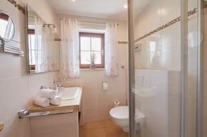 Tipo A - apartamento de una habitación planta baja (27 m 2) con sala de estar compartida, cocina americana, ducha / WC. - Image 3