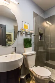McCormick Place Guest House - Image 2