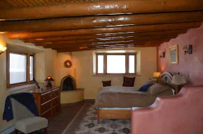 Remodeled 120 Jahre alte Adobe, im historischen New Mexico Village - Image 2