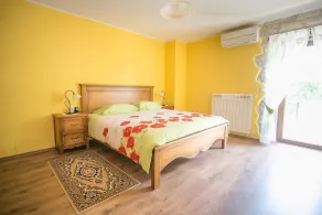 Beautiful and spacious stone house with private terrace, near town Tinjan - Image 5
