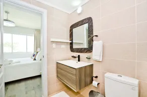 Playa Turquesa O-304 Premier Beachfront Pool View 85mbps wifi - Image 4