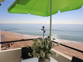 Appartement avec vue sur mer fantastique à seulement 20m de la plage - Image 4