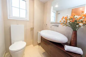 HomeHolidaysRentals Royal - Image 2