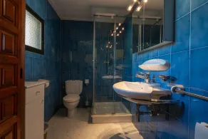 Ref 147) Large well-maintained villa in Calp(e) with sea views for 10 people - Image 3
