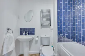 City Centre Flat - Free Parking, Wifi & SmartTV - Image 3