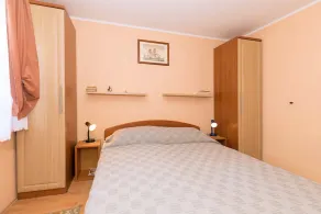 Fully equipped one bedroom apartment in Porec in a top location near the beach, barbecue - Image 3