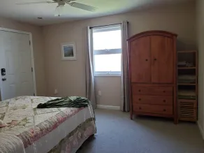 3 BR 2 Bath with yard and porch 1 Block to Harbor and 10 Min. Walk to Boardwalk - Image 4