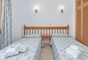 Incantevole appartamento per vacanze \"La Cabanya 3D\" con balcone, piscina in comune e terrazza - Image 4