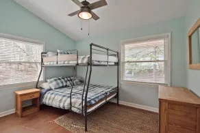 Lake Tillery- Beautiful sunrises, large screened porch, and newly renovated home - Image 5