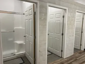 Spacious 8 Bedroom Lodge - Image 2