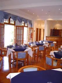 Water Garden Hotel - Image 5