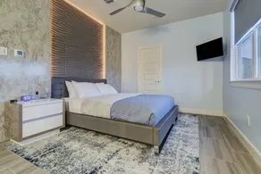 Minutes from Sports, Concerts, Theater and Night life events - Image 3