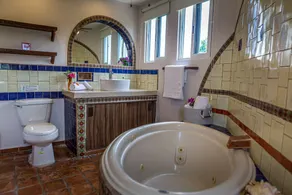 Awesome 2 BDR apartment, safe, clean, WiFi, and only  steps from the beach. - Image 4