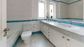 Charmante, moderne Wohnung mit Terrasse, direkt am Meer, kostenloses WLAN - Image 3