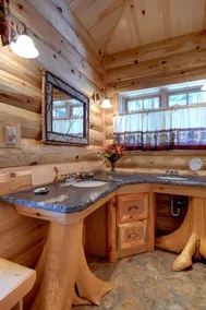 Lusso Log Escape - Mckellar, Ontario, Canada - Image 2