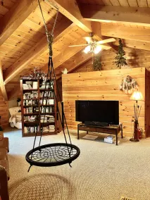 TN Mountain Lodge: sleeps 22+ lake, hikes, hot tub, Sauna - Image 3