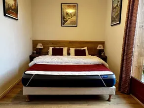 Chalet, 350m from ski slopes, view mountain, swimming pool, sauna, terrace, parking, tv, ski locker - Image 3