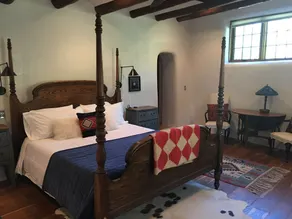 Historiske Taos Adobe med udsigt over Lush Valley - Image 4