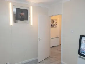 Your Home away from home in Leeds - on the Ring Rd - Image 2