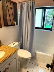 Unique Clean Private Pet Friendly House Close to Beaches and Wilton Manors - Image 2