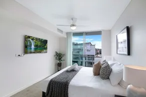 Stadium Vue, 3Bd,Riverview Pool, 300m to S/Stadium - Image 5