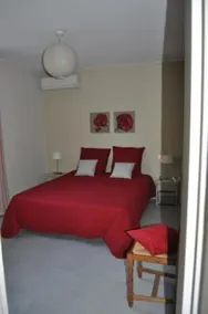 VILLA with swimming pool 1 to 14 pers near sea, 3 apartments - Image 2