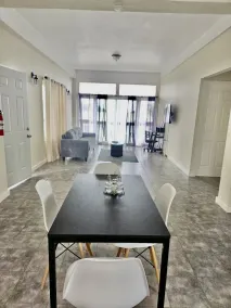 Stylish 1 Bedroom Beach view - Image 4