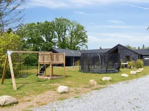 Spacious Retreat for 20 - By Traum Ferienwohnungen - Image 2