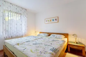 Apartamento 'Haus Latt' com vista para a montanha, terraço privado e Wi-Fi - Image 5