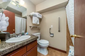 GrandView 200 - Luxury Waterfront condo - Image 3